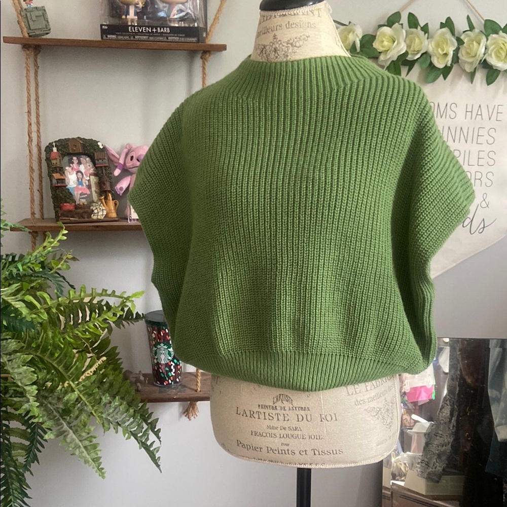 Cider 2XL Green Sweater Vest Sleeveless Shirt Top w/ Shoulder Pads
